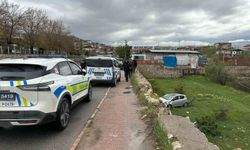 Malatya’da Kontrolden Çıkan Otomobil Bahçeye Uçtu: 2 Yaralı