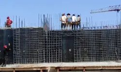 Malatya'da İnşaat İşçilerinin Halay Molası Tebessüm Ettirdi