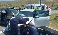 Akçadağ’da Kavşakta Korkutan Kaza! Yaralılar Var