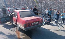 Malatya'da Otomobil Refüje Çarptı!
