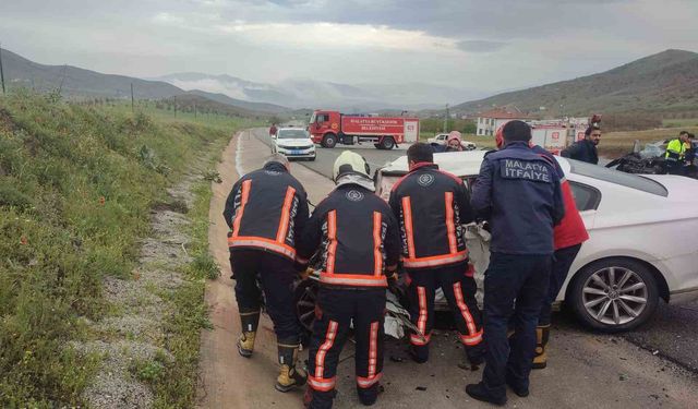 Malatya Elazığ Karayolunda Feci Kaza: 2 Ölü, 2 Yaralı