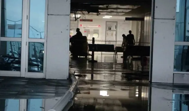 Malatya'da Sağanak Yağış Sonrası Hastanenin Tavanı Çöktü!