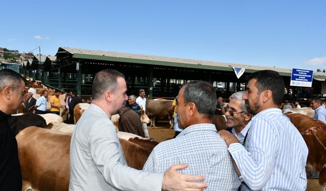 Karademir’den Kurban Bayramı Mesajı: “Depremzedeleri Unutmayalım”