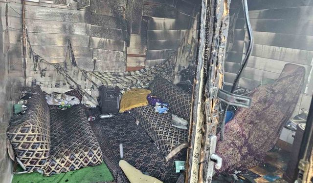 Malatya’da Baraka ve Otomobil Alevlere Teslim Oldu