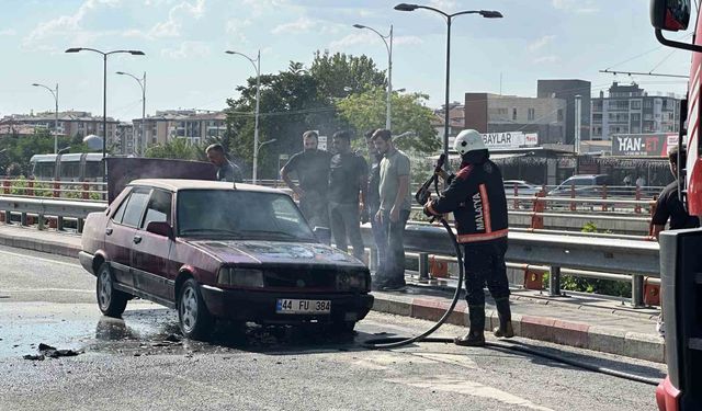 Malatya’da Seyir Halindeki Araç Alev Aldı