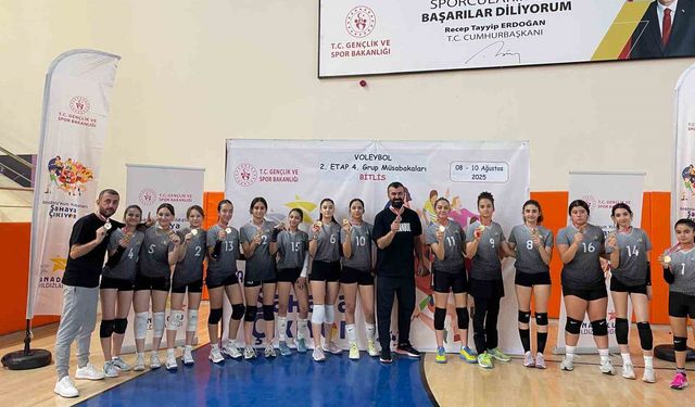 Malatya Gençlik Spor Kadın Voleybol Takımı Namağlup Şampiyon Olarak Türkiye Finalleri’ne Yükseldi