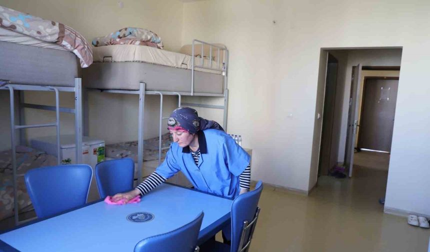 Malatya'da Yurt Personelinin Şefkati Yürekleri Isıttı