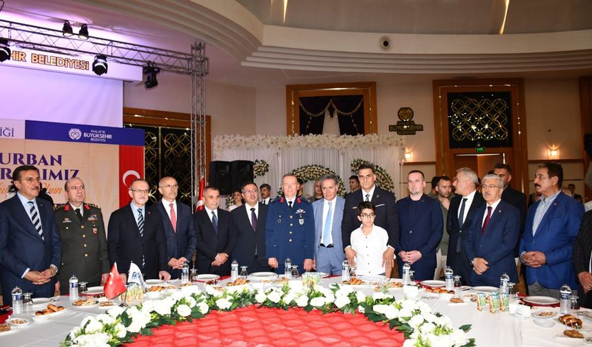 Malatya’da Kurban Bayramı Resmi Bayramlaşma Töreni Coşkuyla Gerçekleşti