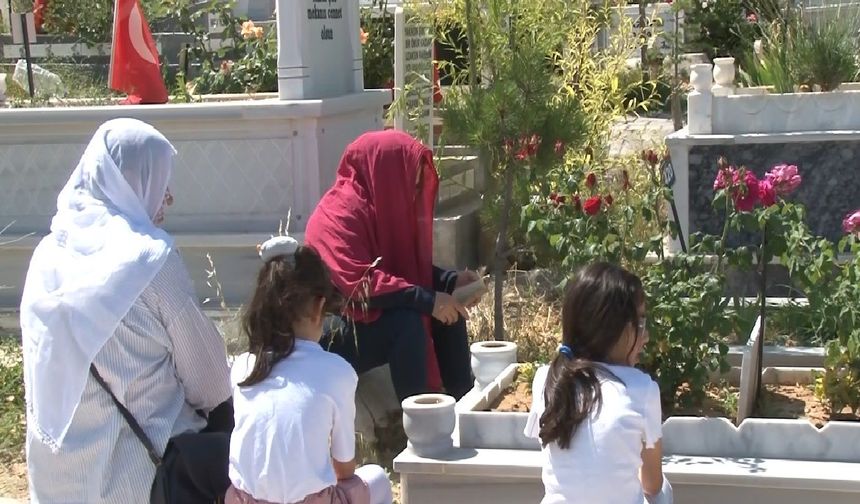 Malatya’da Bayram Sabahı Gözyaşı ve Dualarla Başladı
