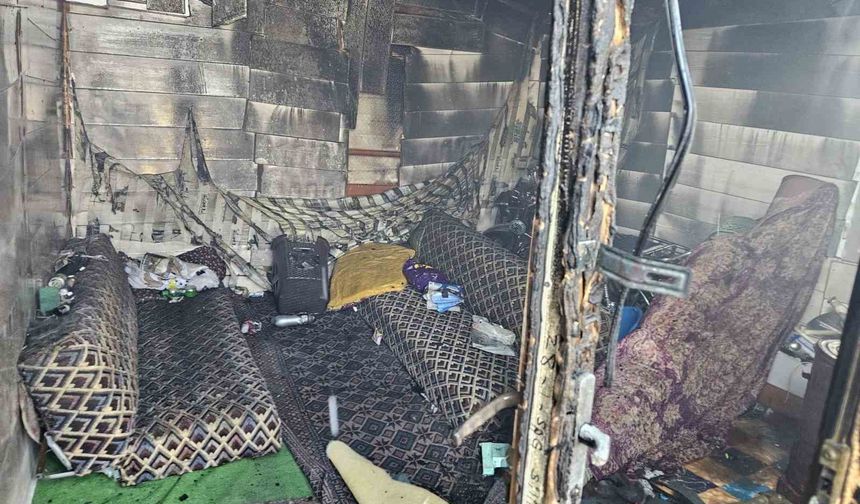Malatya’da Baraka ve Otomobil Alevlere Teslim Oldu