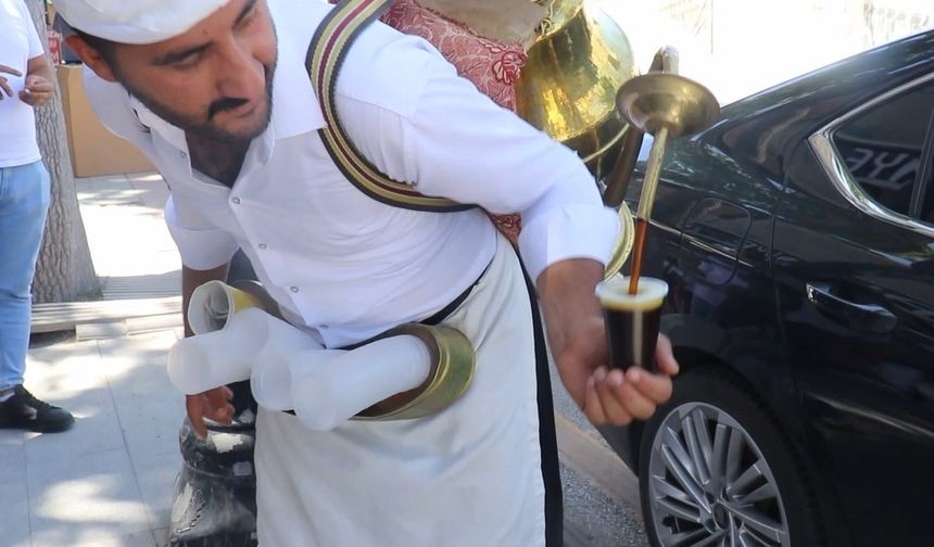 Malatya’da Sıcaklarla Birlikte Meyan Kökü Şerbetine Talep Arttı