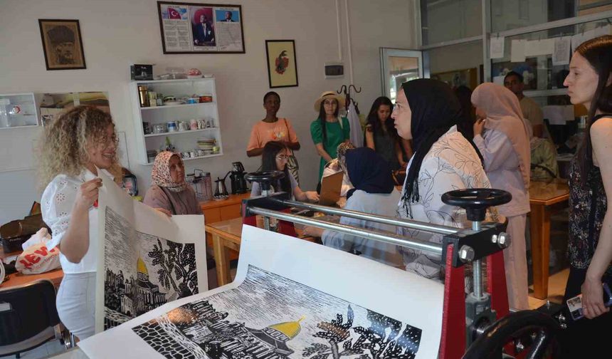 Malatya’da 15 Ülkeden Gelen Gençler Sanatla İç İçe Bir Gün Geçirdi