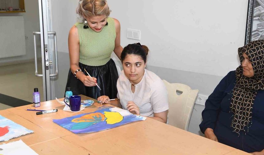 Otizmli Çocukların Renkli Dünyası Sanatla Buluşuyor